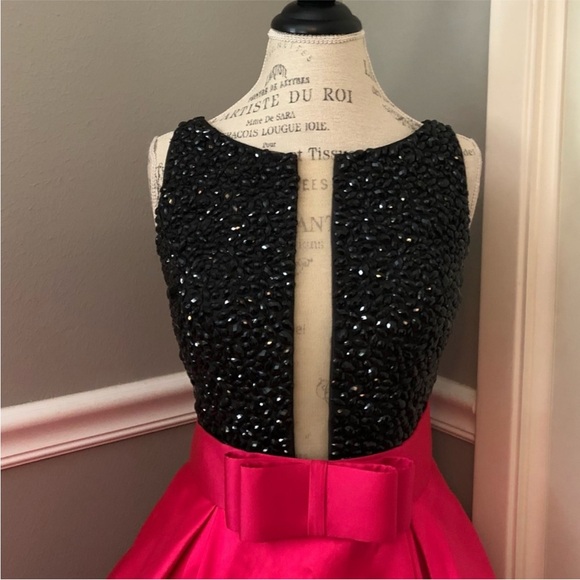 NEW JOVANI SZ 10 BLACK BEAD NUDE ILLUSION FUCHSIA FORMAL BALL GOWN WITH POCKETS - Picture 4 of 8